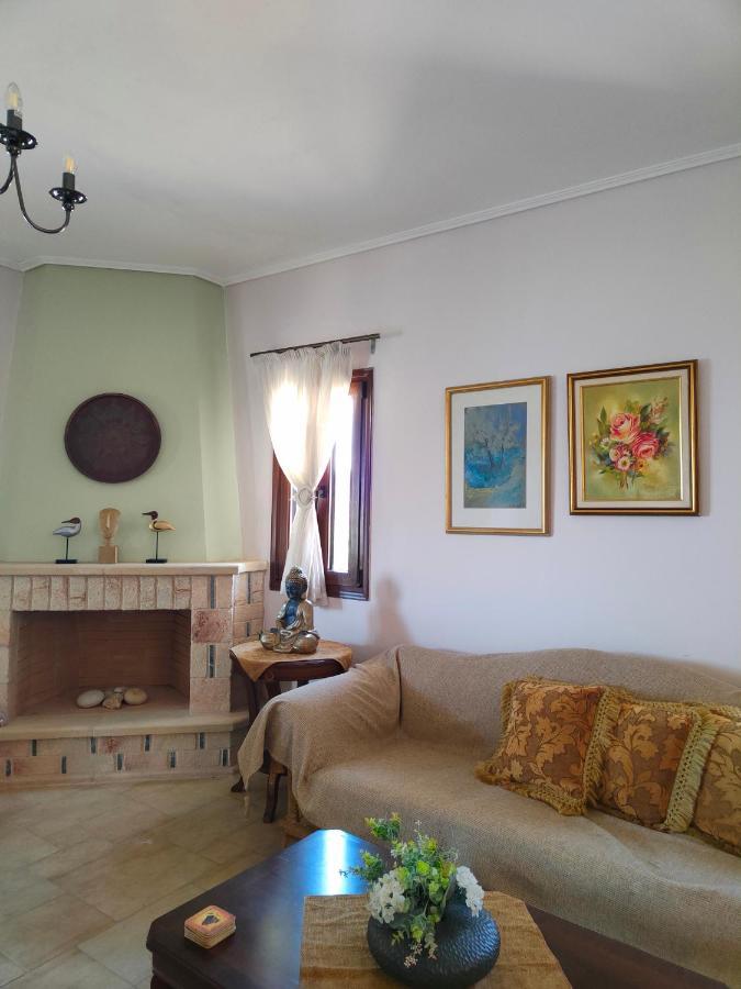 Athevillas Antonis Mína Buitenkant foto