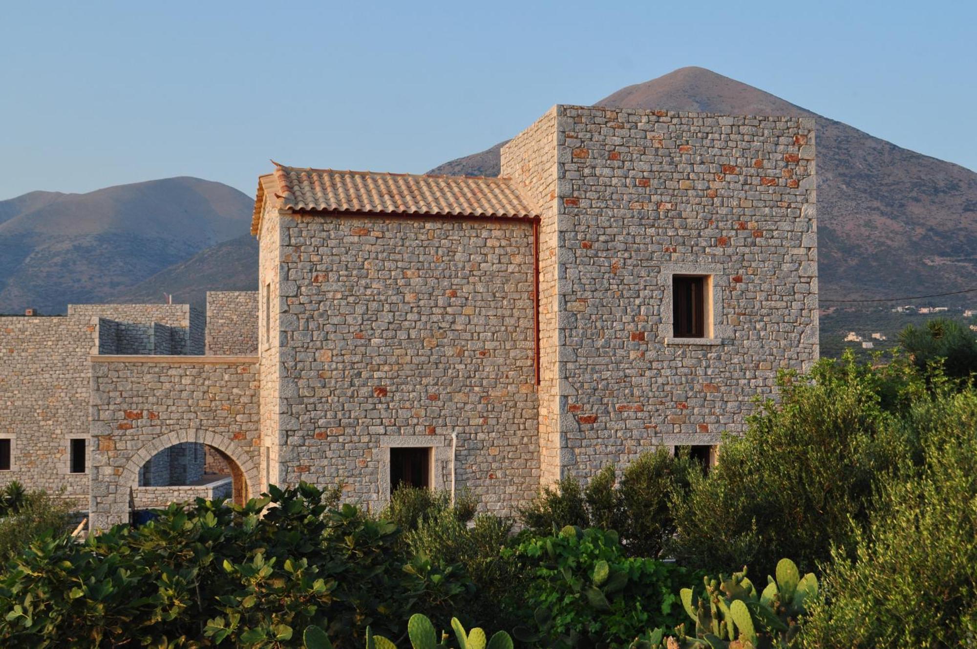 Athevillas Antonis Mína Buitenkant foto