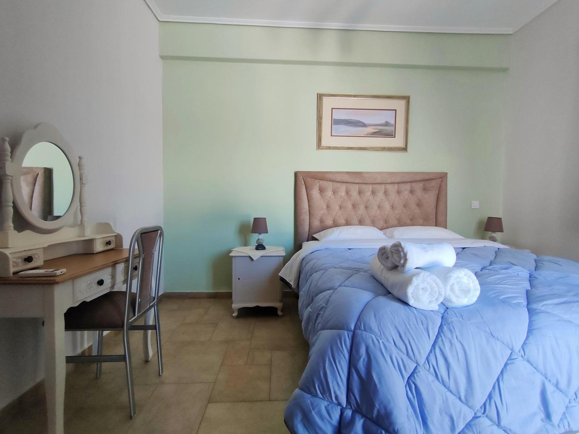 Athevillas Antonis Mína Buitenkant foto