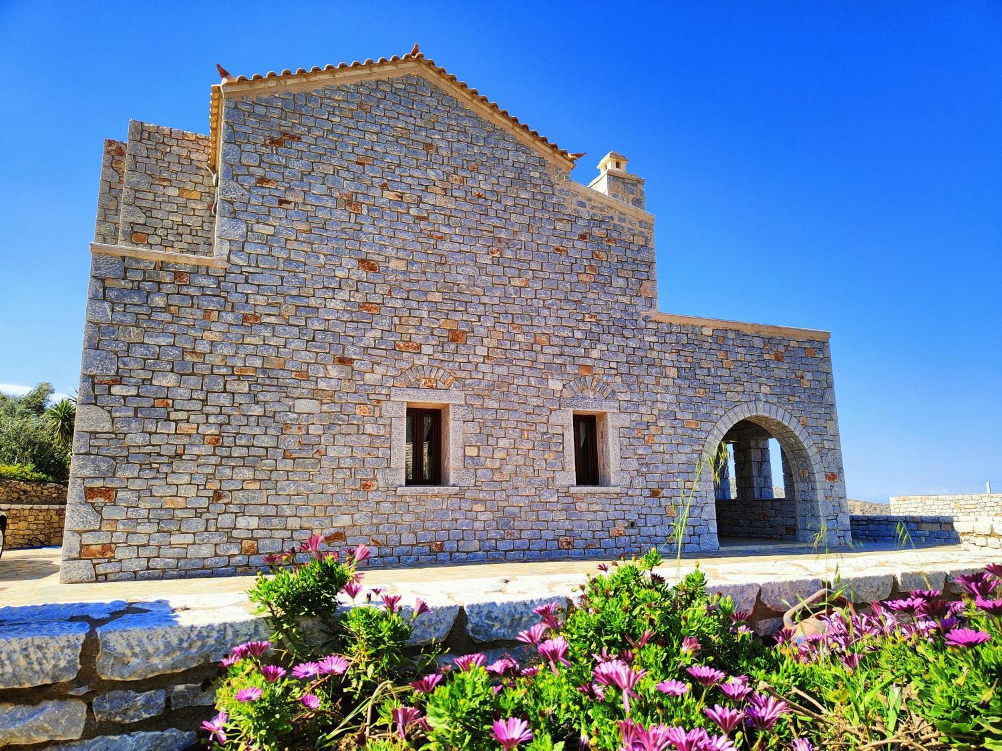 Athevillas Antonis Mína Buitenkant foto