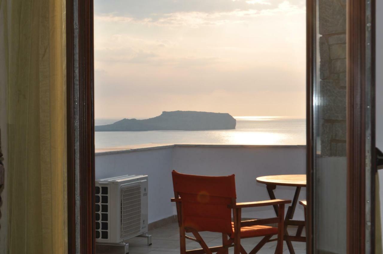 Athevillas Antonis Mína Buitenkant foto