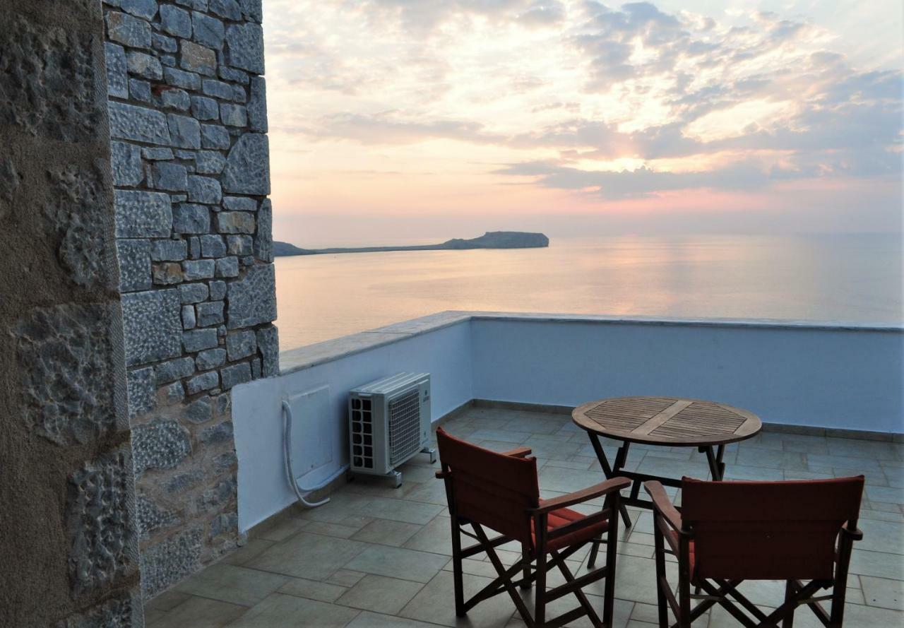 Athevillas Antonis Mína Buitenkant foto