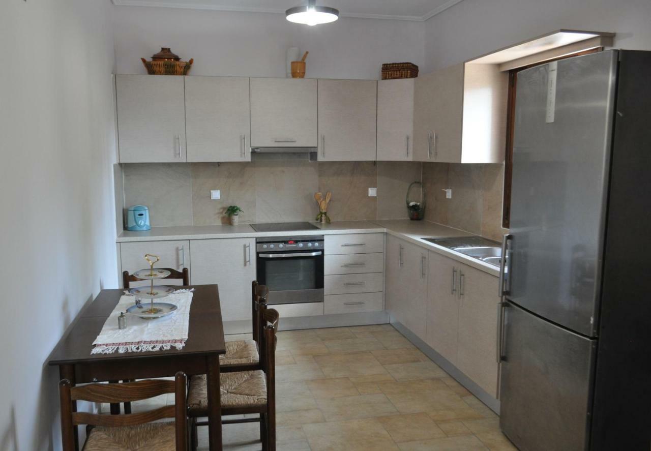 Athevillas Antonis Mína Buitenkant foto
